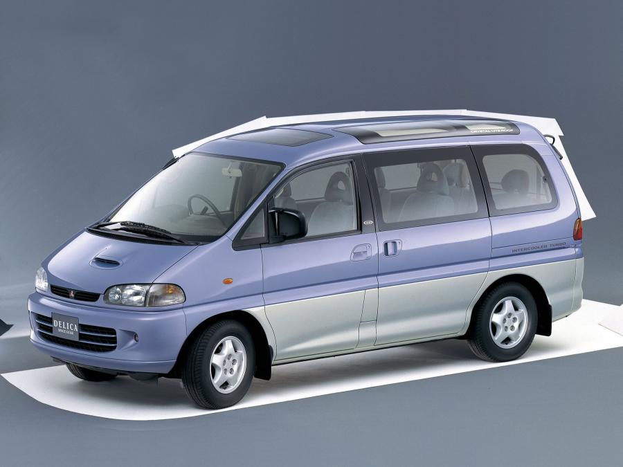  Mitsubishi Delica Space Gear 1994 года  (фото 2 из 4)